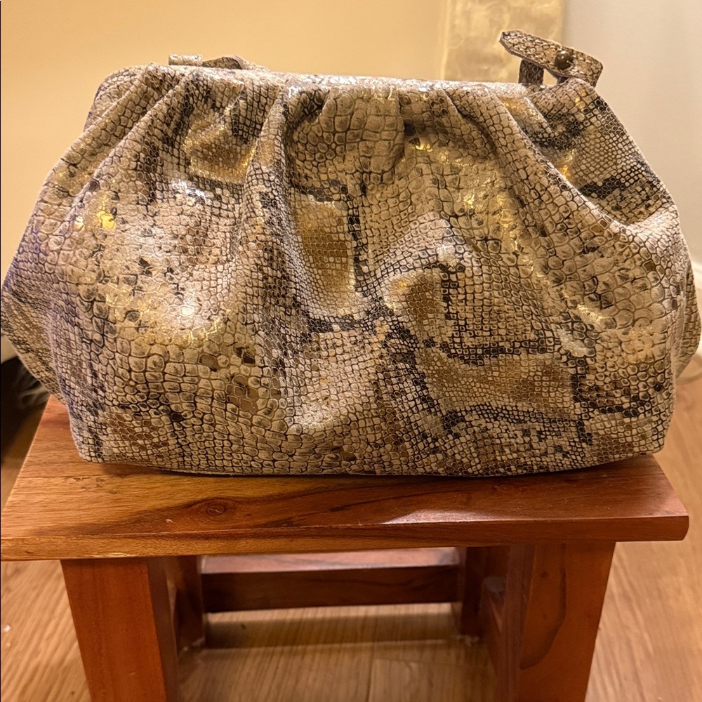 Free People Elegant Snakeskin Patterned Women's Clutch.